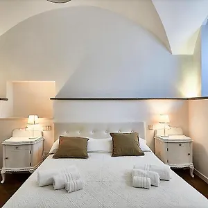 https://astra-modern-loft-cathedral-view.it-lombardy.com